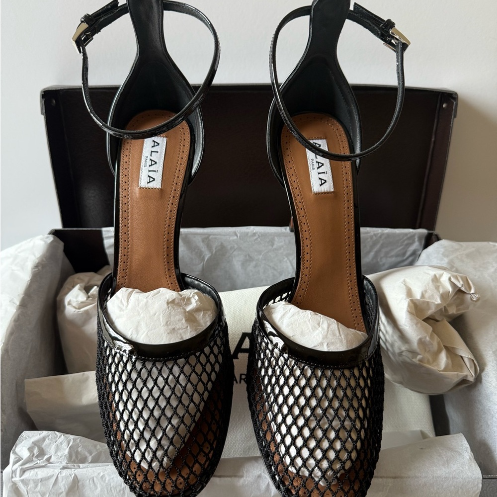 Alaia Leather-Trimmed Black Mesh Heels - Picture 15 of 15